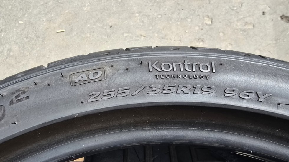 Letní pneu 255/35/19 Hankook - 7