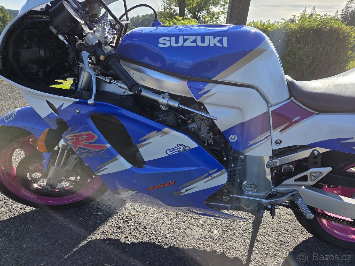 Suzuki gsxr750w - 7