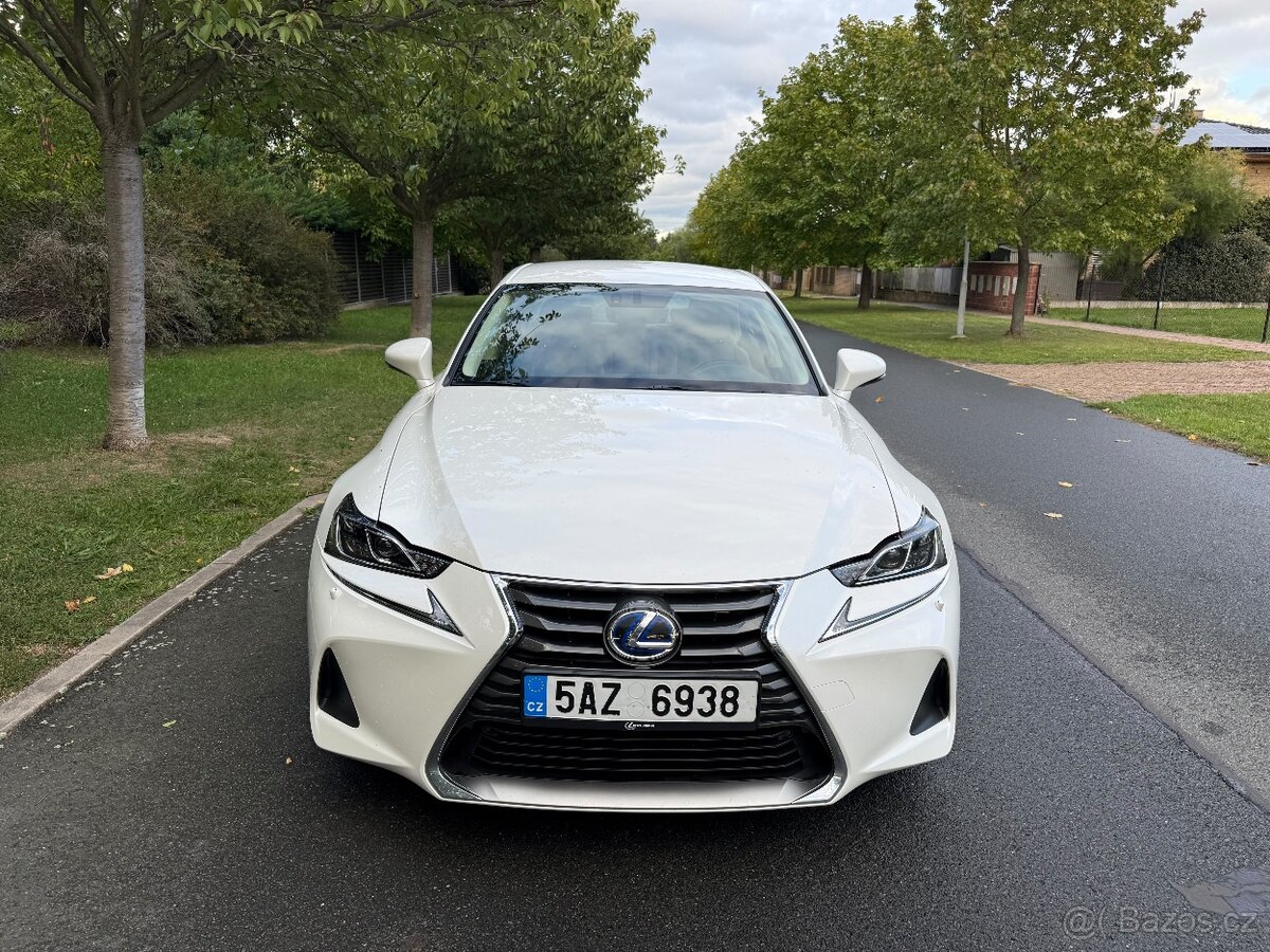 Lexus IS 300h - 7