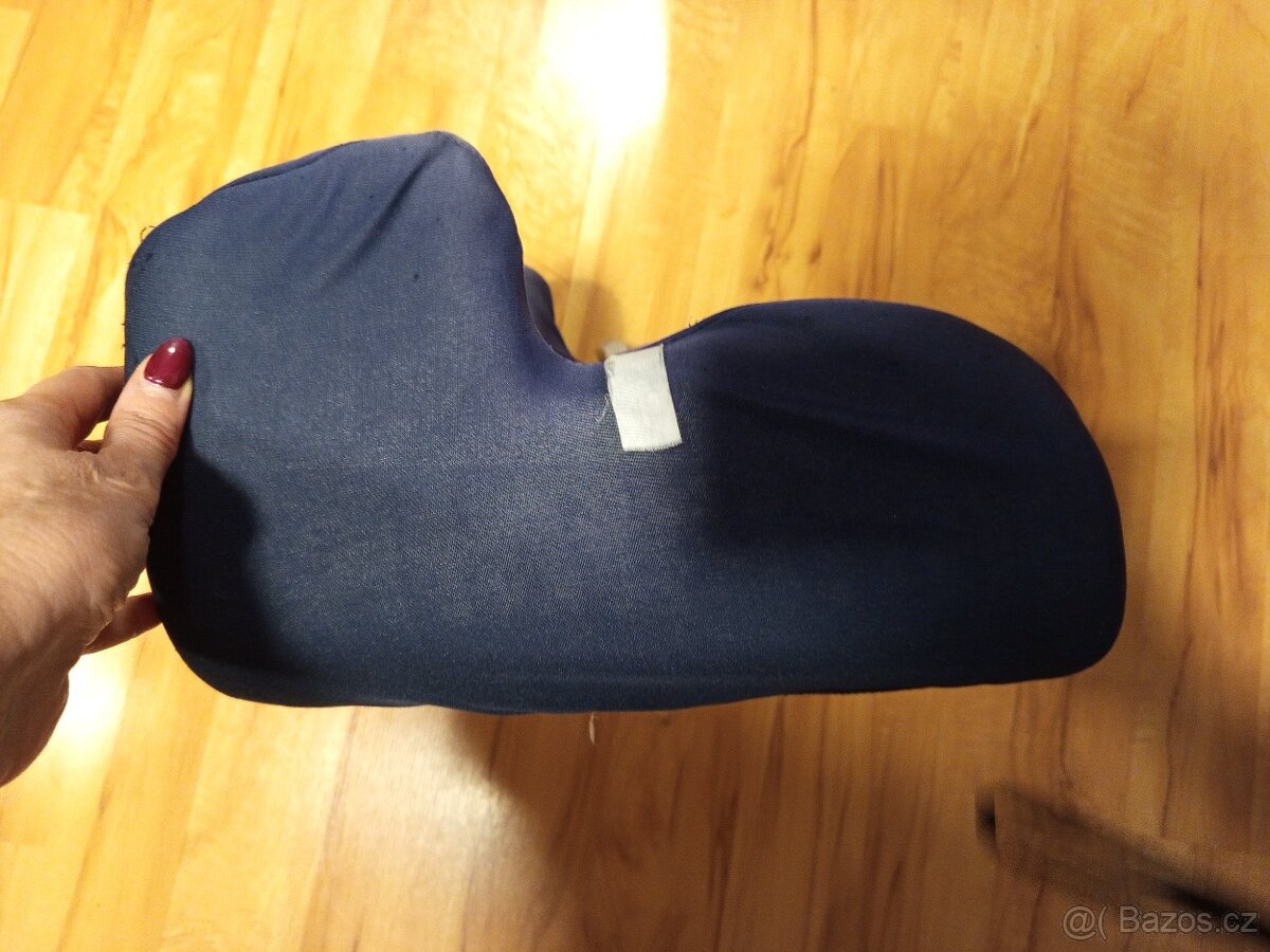 Dětský podsedák do auta - 7