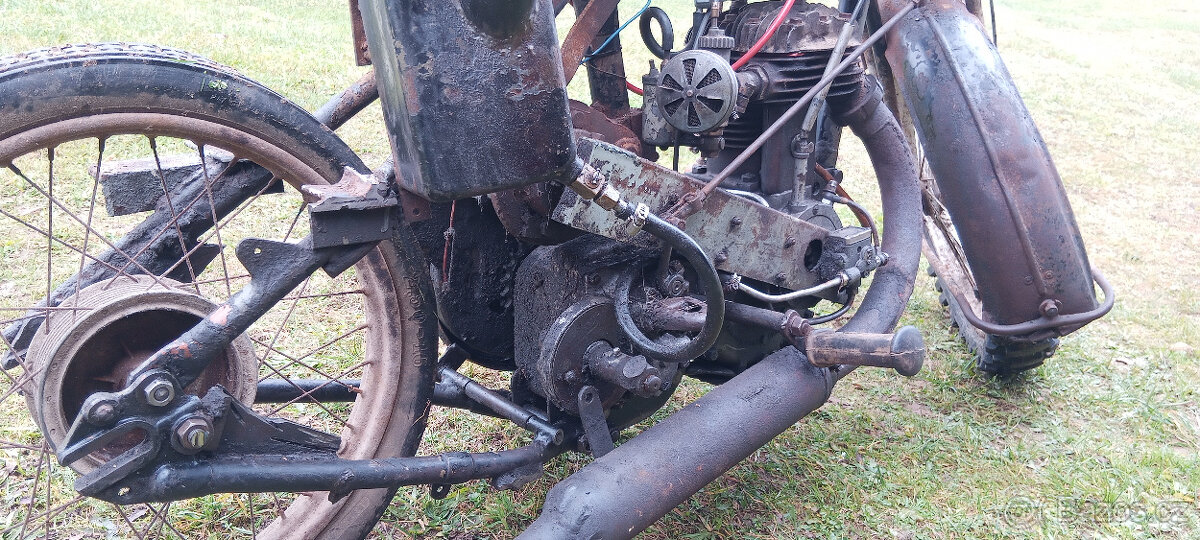 Triumph TWN 500 SV - 7