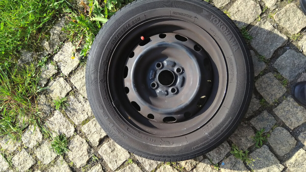4ks letní pneu YOKOHAMA 185/60R14 82H vč. disků na Mazda 2 - 7