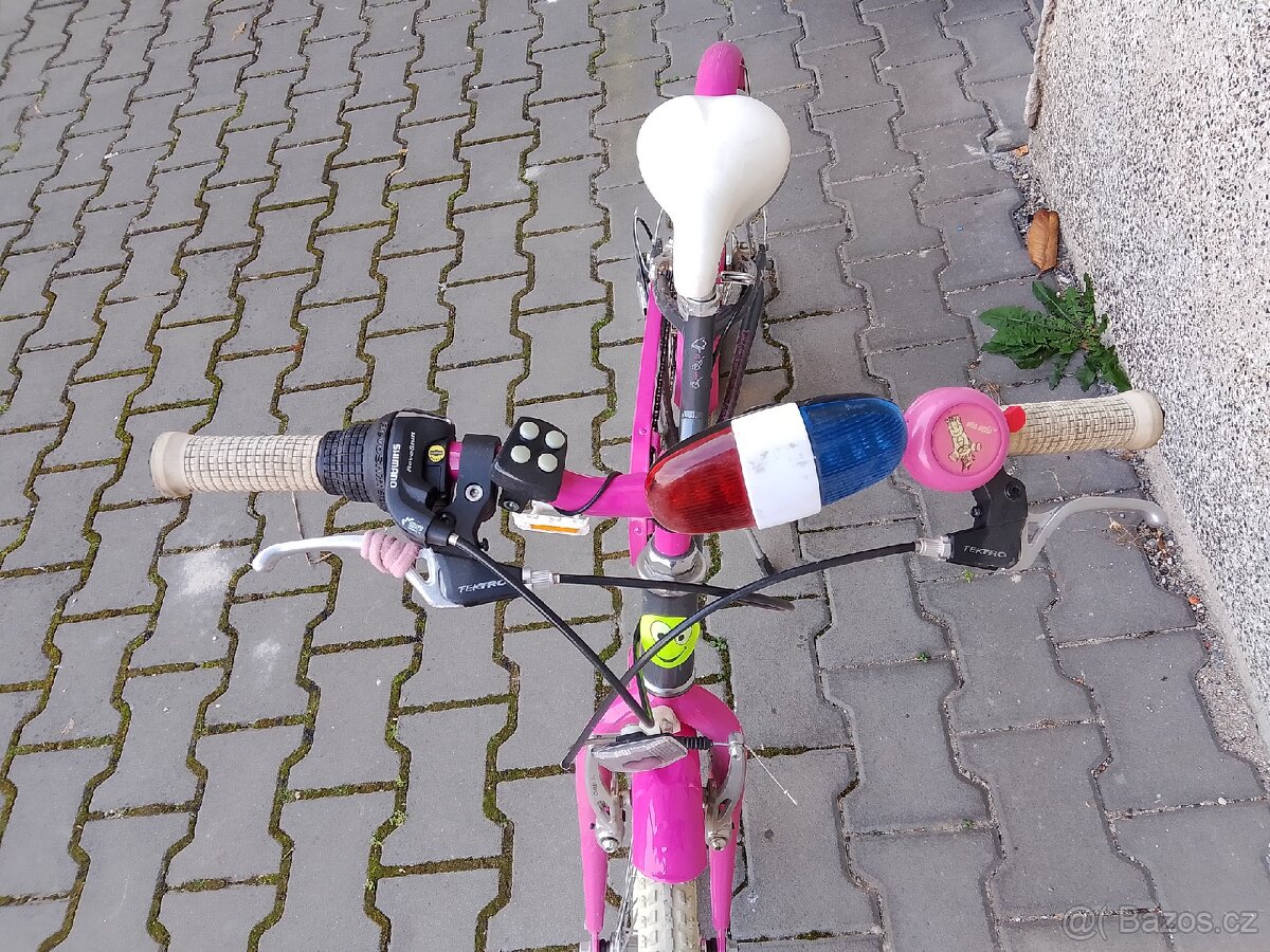 Author Melody 20 - 7