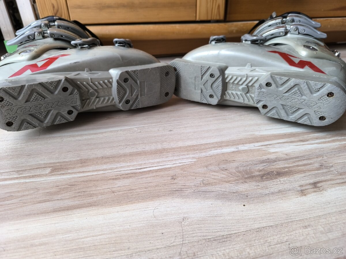 Dětské lyžáky Nordica 24.5 - 7