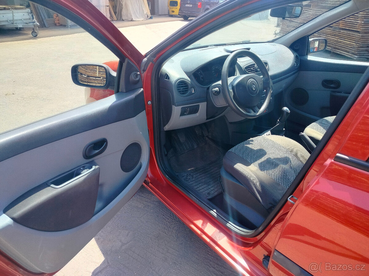Prodám RENAULT CLIO III 1.2 BENZÍN 48kW - 7
