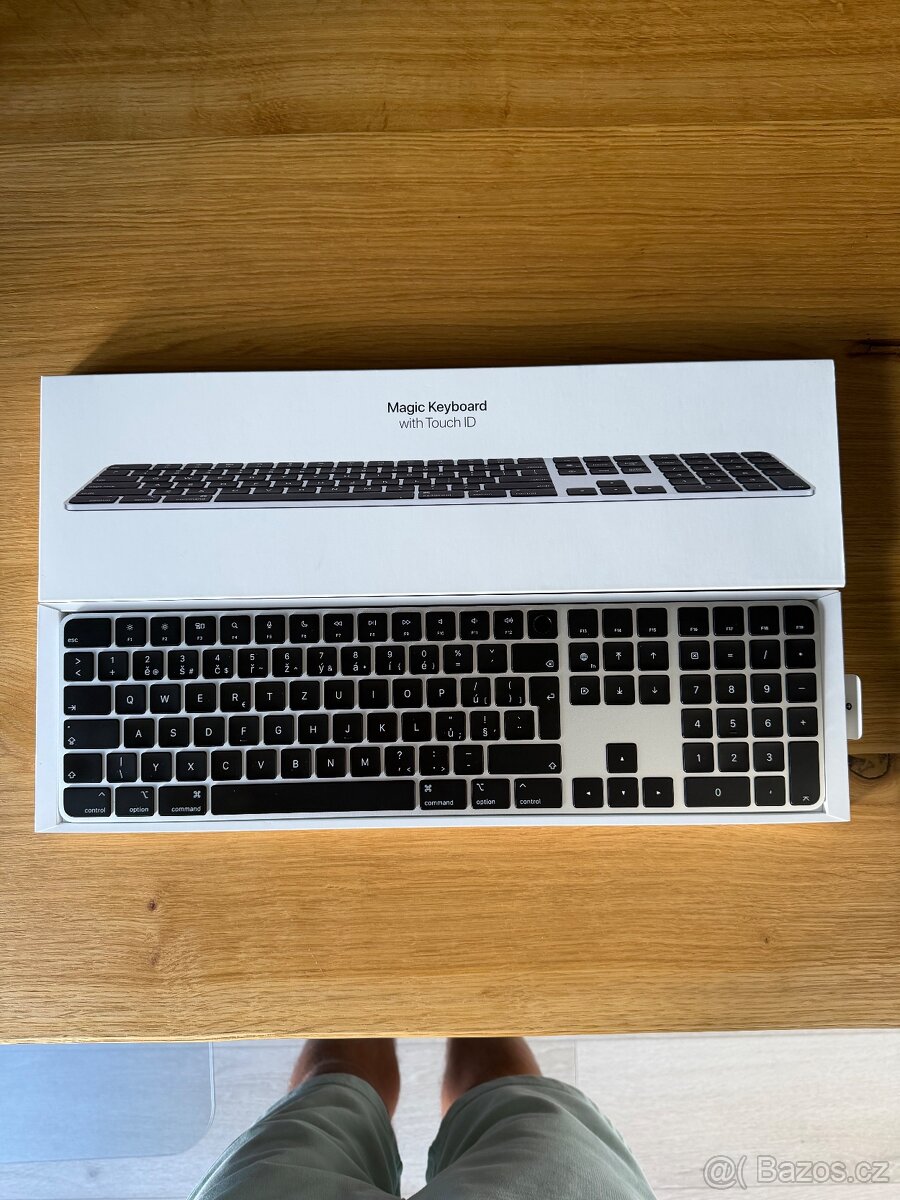 Apple Magic Keyboard s Touch ID + Numeric Keypad – CZ, Black - 7