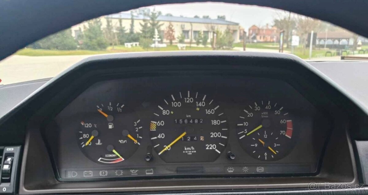 Mercedes-Benz 200E - 7