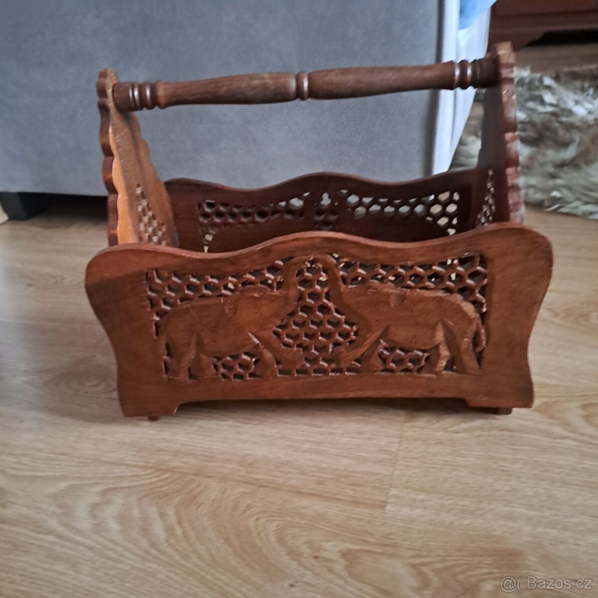 Chlebovka a stojan na noviny - 7