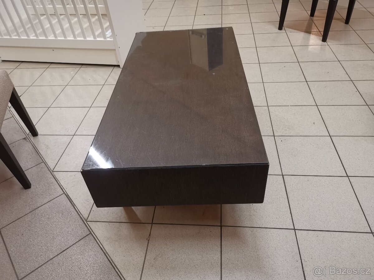 Různé konferenční stolky - 7