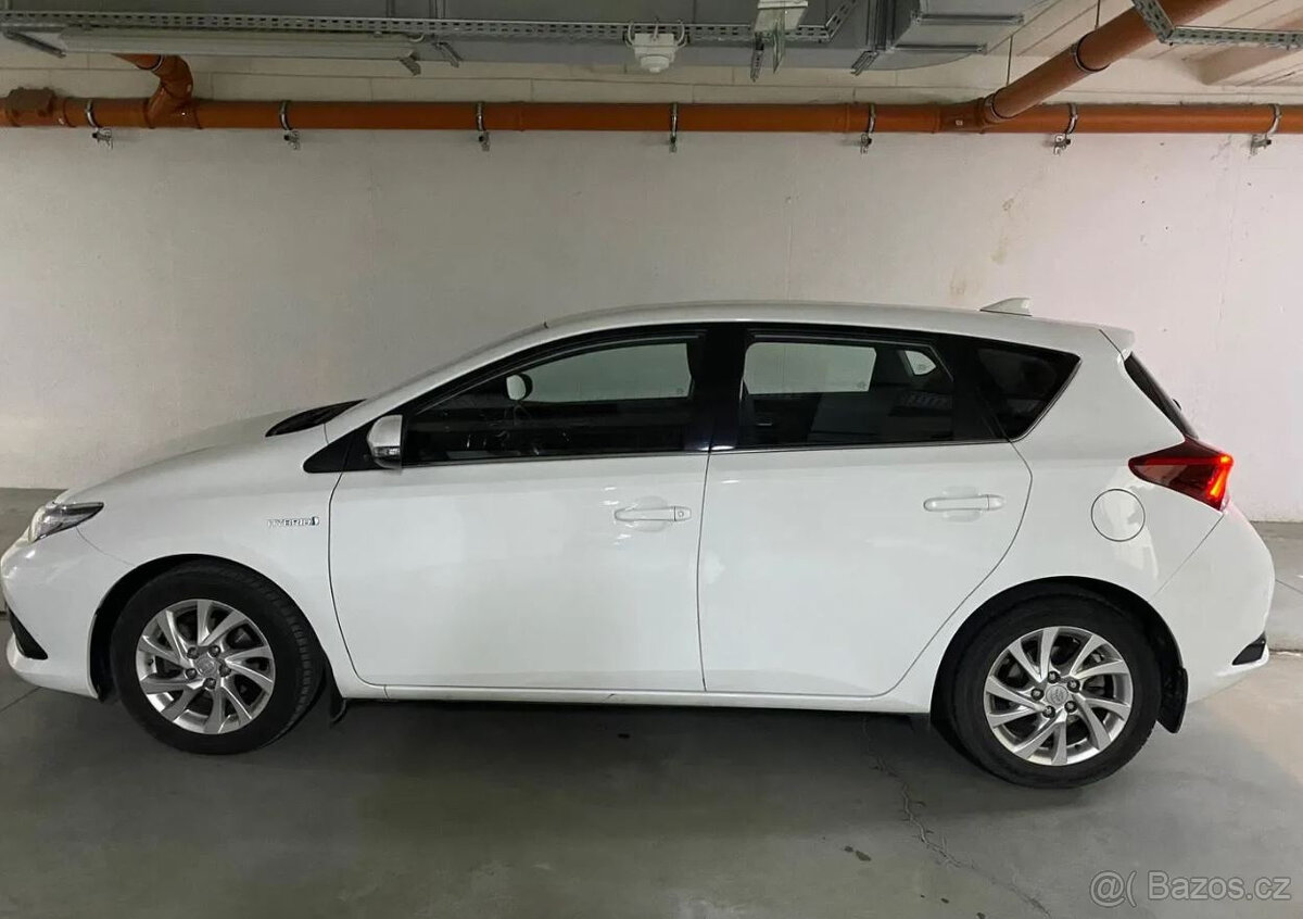 Toyota Auris Hybrid 135 Premium Combi Navi 1Maji - 7