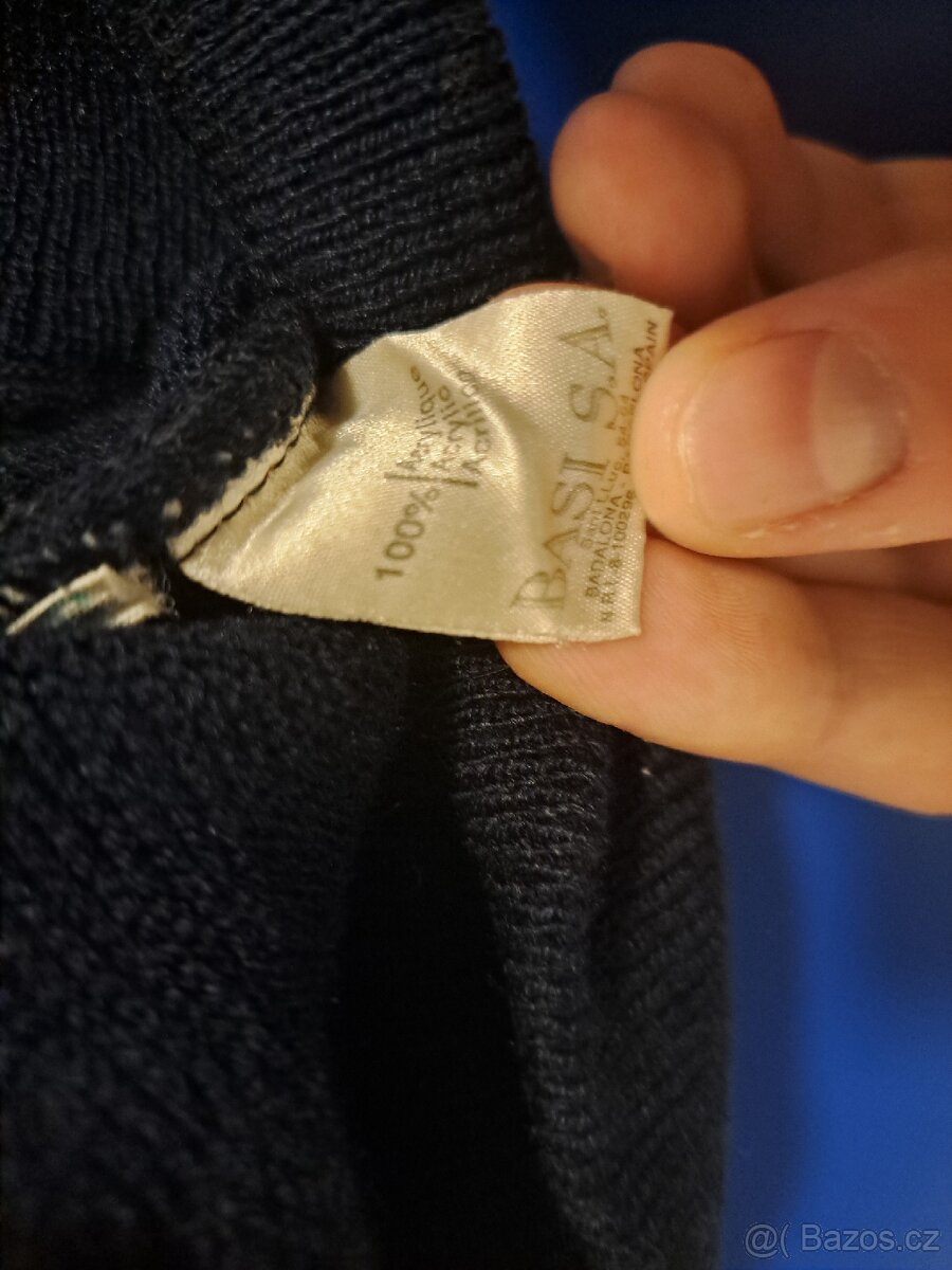 Černý retro svetr značky Lacoste - 7