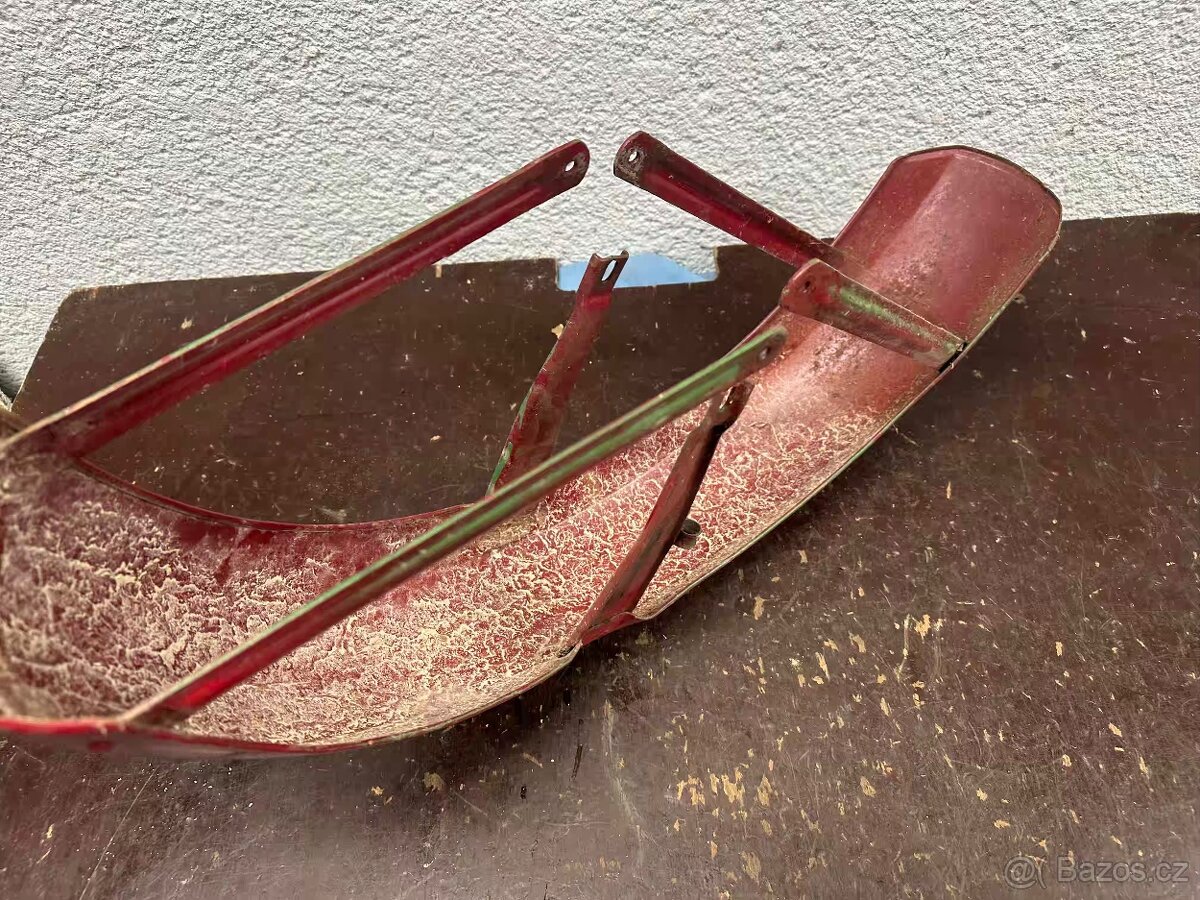Predám zachovalý prední blatník JAWA 350/634 350/472 - - 7