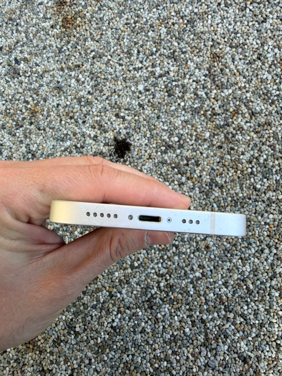 IPhone 13 - baterie 100% - 7