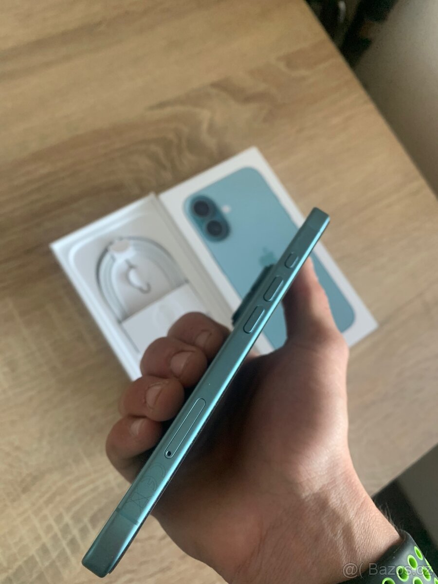 IPhone 16 zelený - 7
