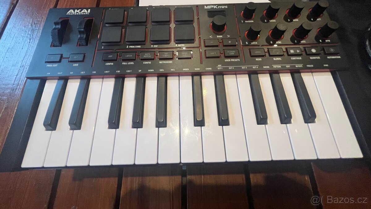Midi klávesy AKAI MPK mini IV - 7
