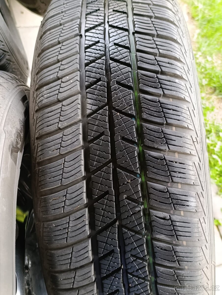 Prodám sadu 4 disků + zimní gumy - 7