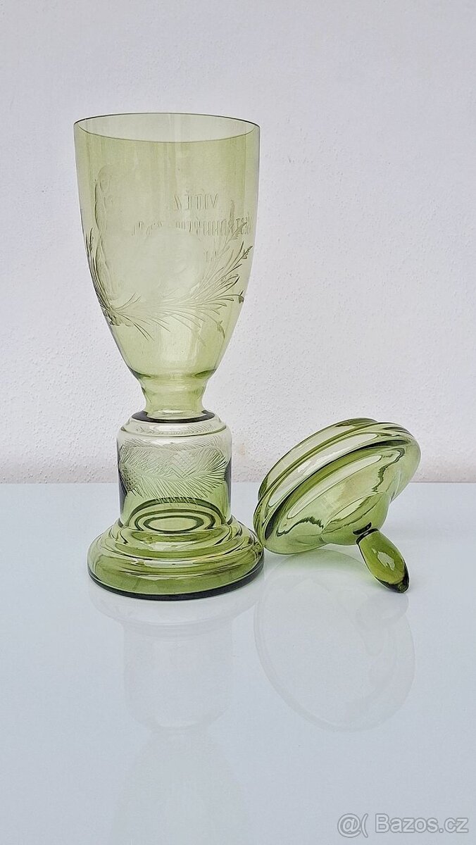 Starý skleněný pohár pro vítěze - 7