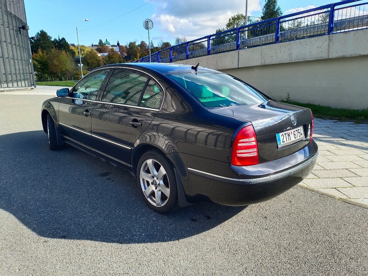 Škoda Superb 2.8 V6 manuál, kůže - 7