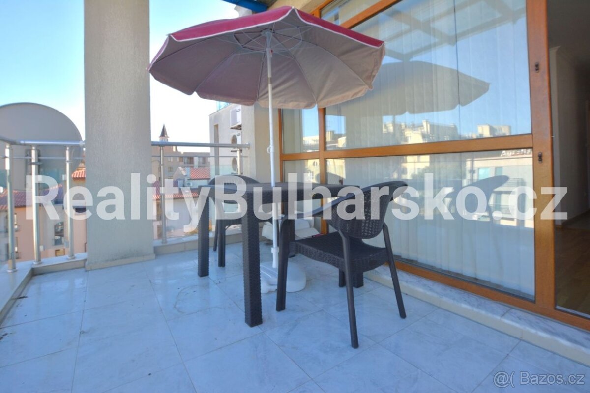 Zařízený apartmán 2+kk 67m² s prostornou terasou a výhledem - 7