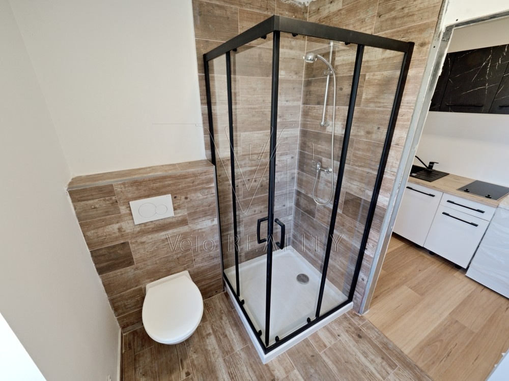 Prodej, nový penzion se třemi byty, obec Zaječ - 7