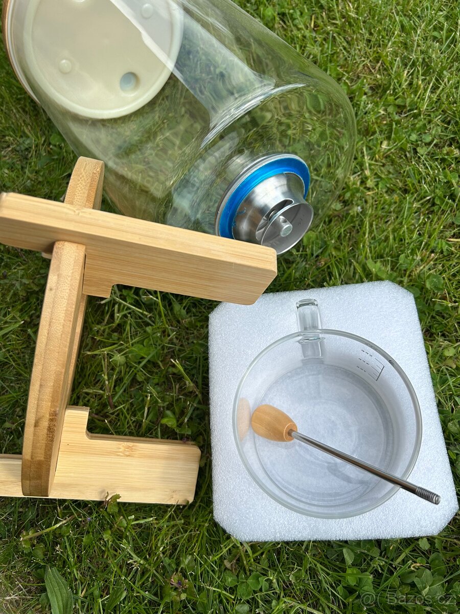 Velký skleněný zásobník 7,5l - 7