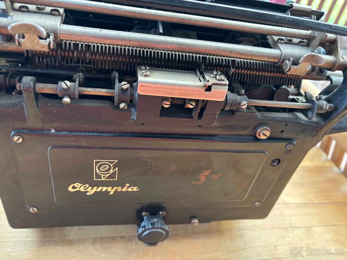 Starožitné psací stroje Continental a Olympia - 7