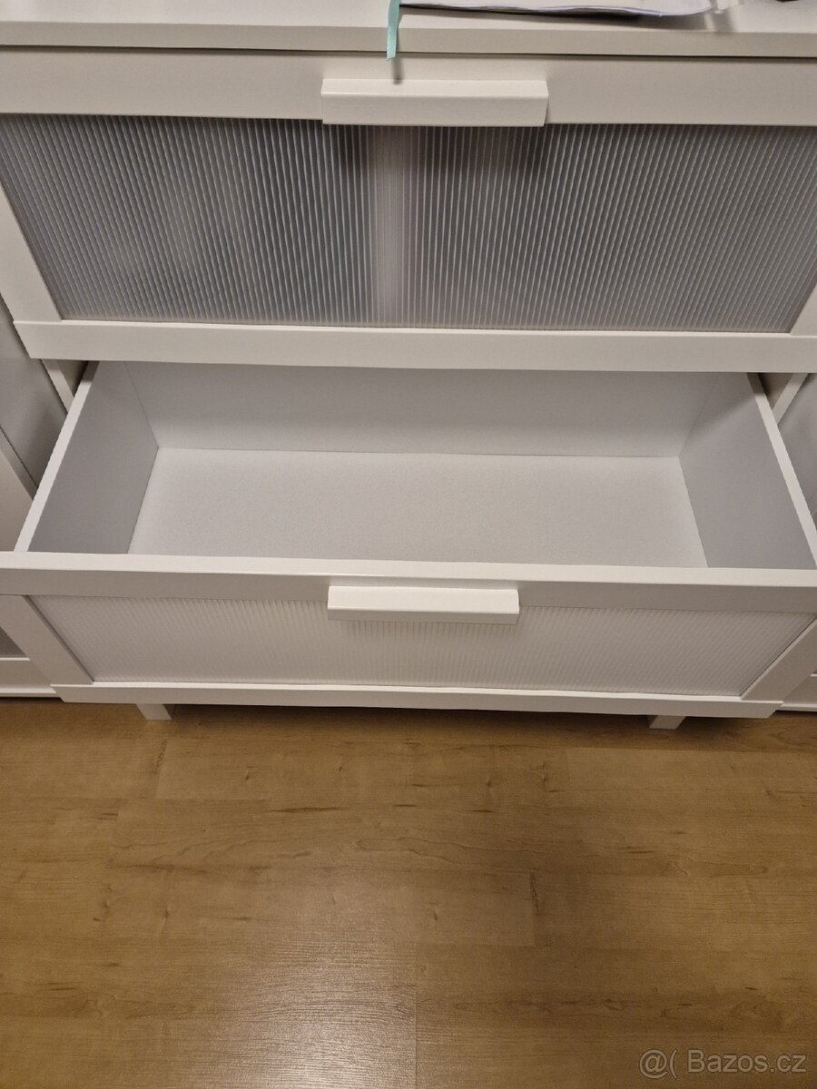 Skříně a komoda Ikea - 7