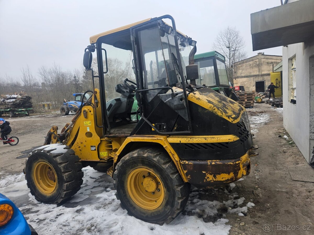 Díly na Cat 906 r.2006 - 7