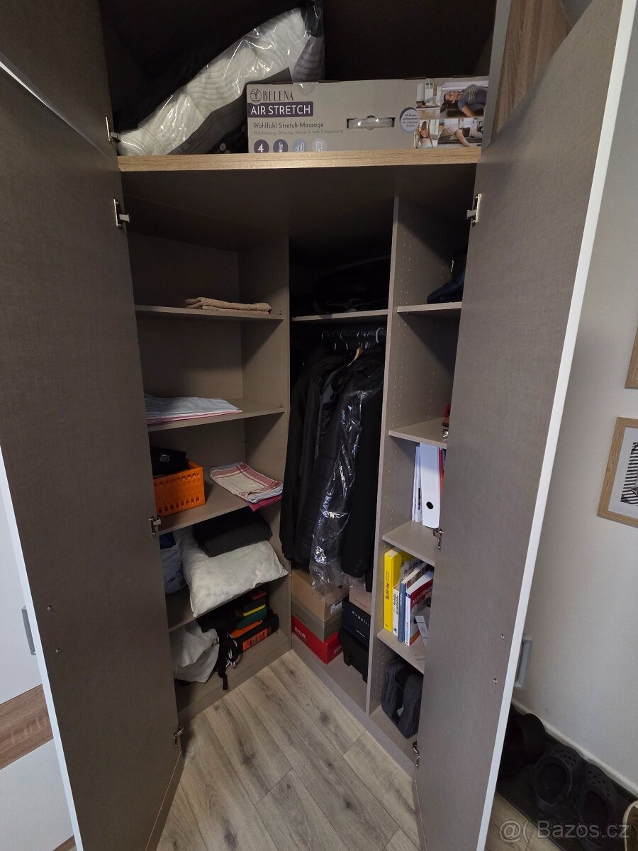 Téměř nová skříň - 7