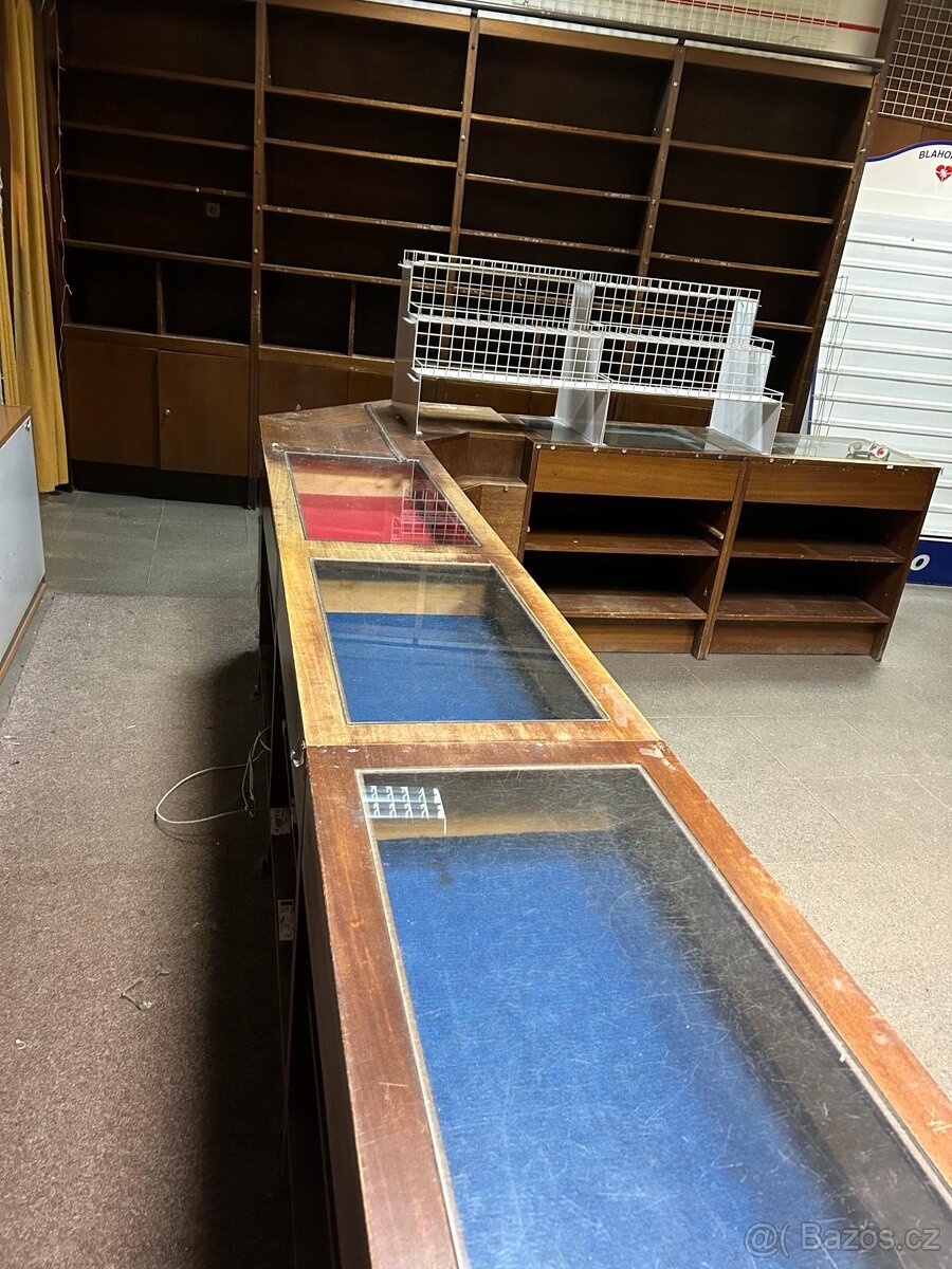 Dřevěné regály do prodejny - 7