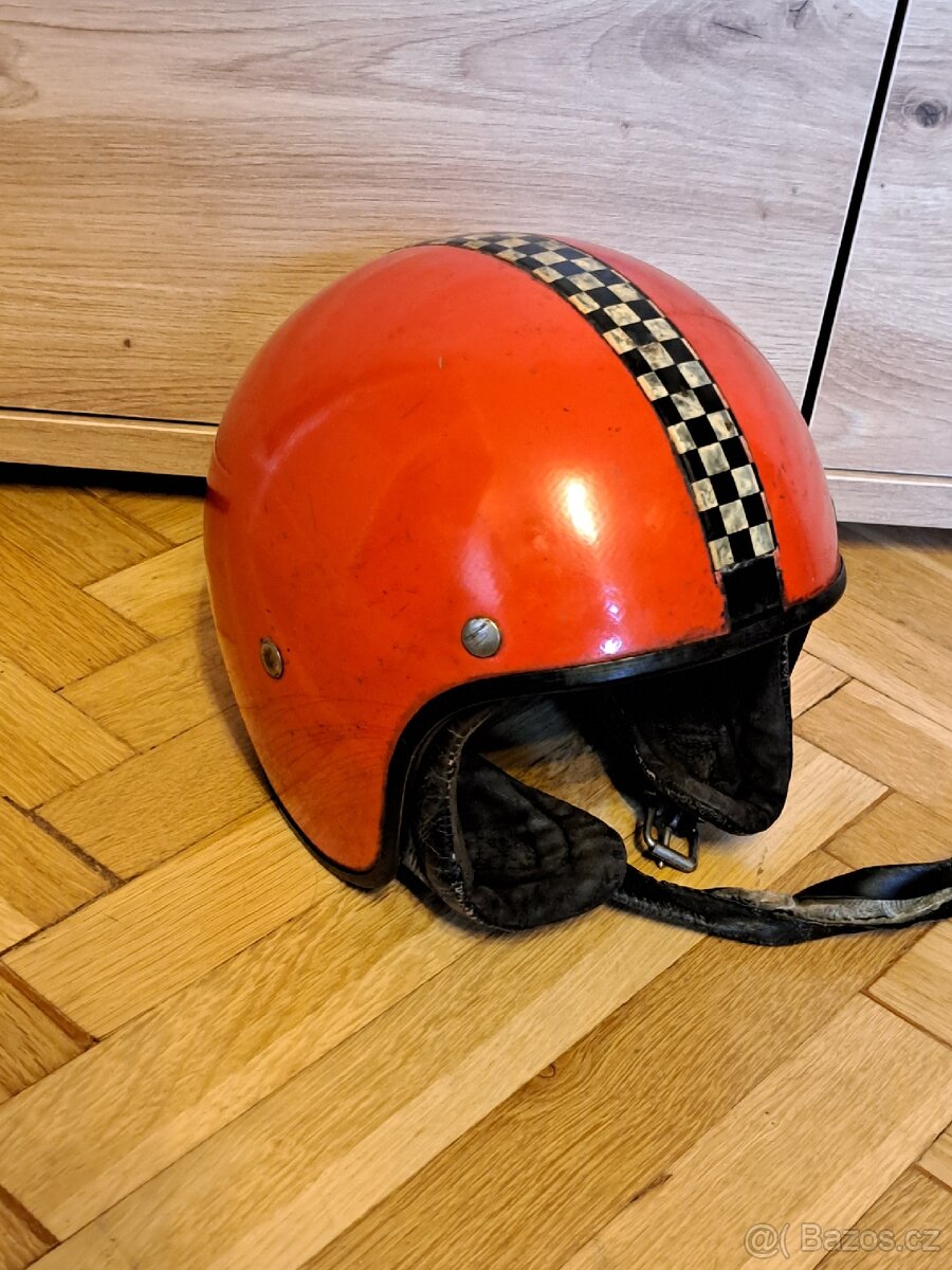 Přilba na veterána, retro přilba- KOVONA KARVINÁ- 57-58 - 7