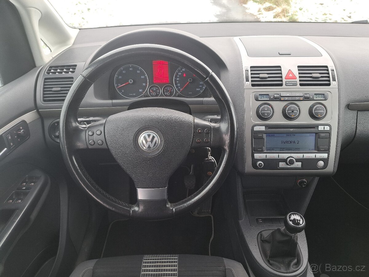 Volkswagen Touran 1.4 tsi, 103 kW, United, 06/2009, tažné - 7