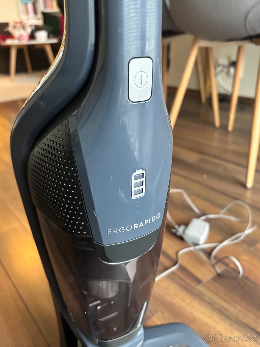 Electrolux tyčový vysavac - 7