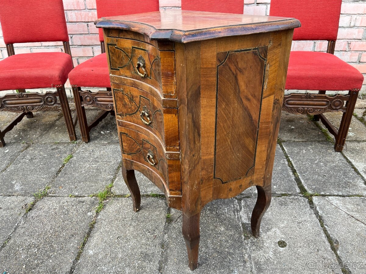 Starožitný nábytek - komoda - 7