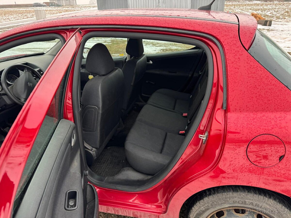 Peugeot 207 - 7