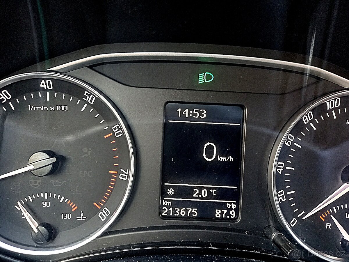 Prodám škoda octavia 2 facelift 1.2tsi 77kw - 7