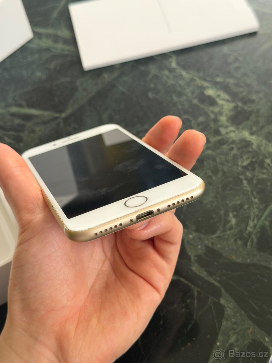 Apple iPhone 7 128GB zlatý - 7
