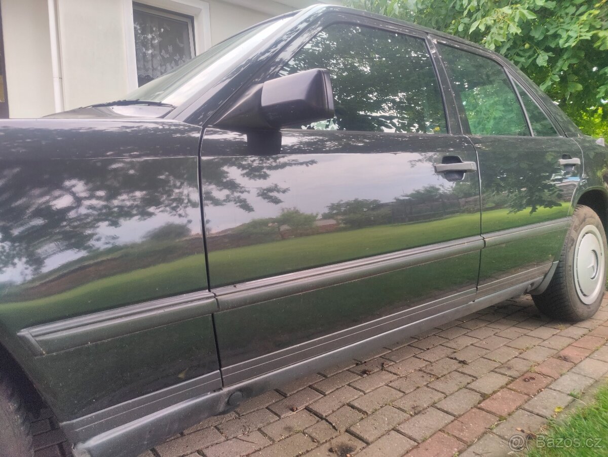 MERCEDES BENZ 124 (rok 1987) - 7