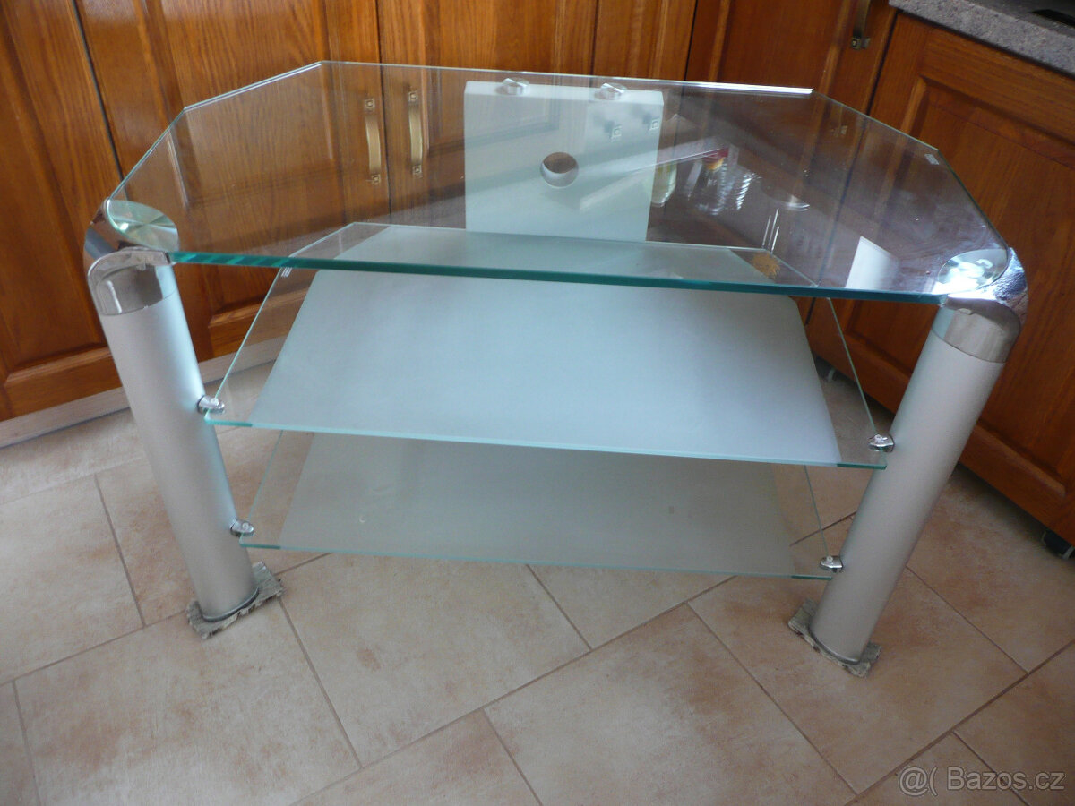 Nový televizní stolek - 7