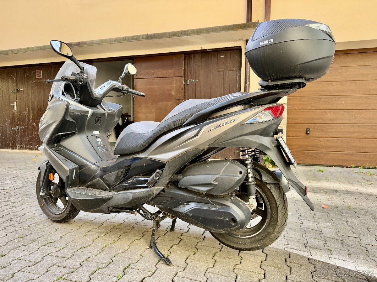 Kawasaki J300 - 7