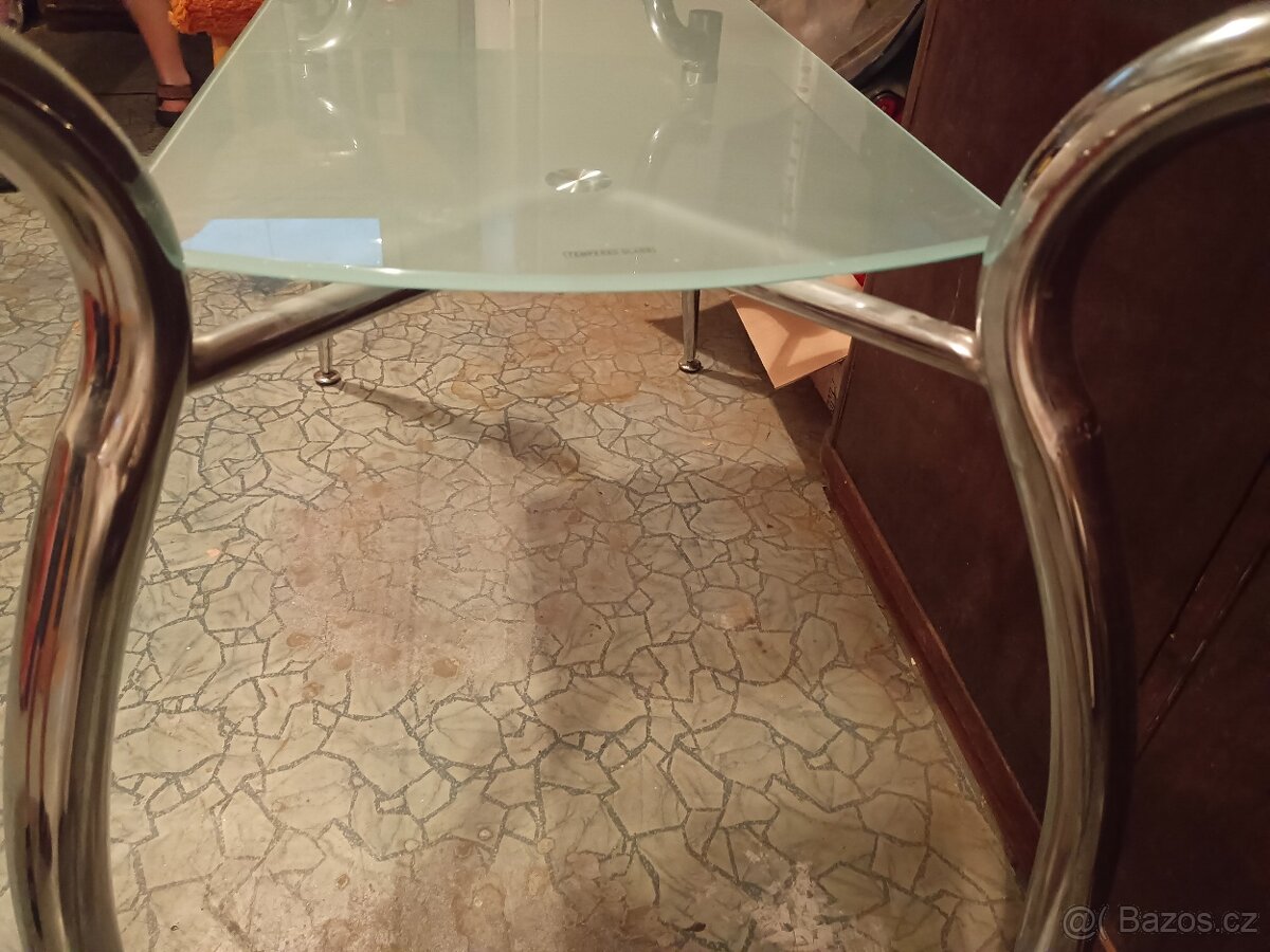 Kovový stůl se skleněnou deskou - 7
