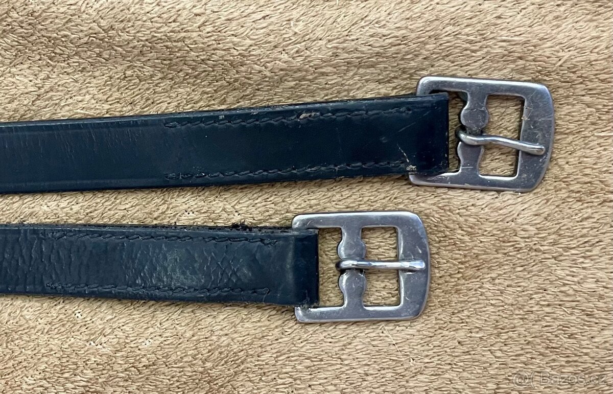 PRODÁM více věcí: - 7