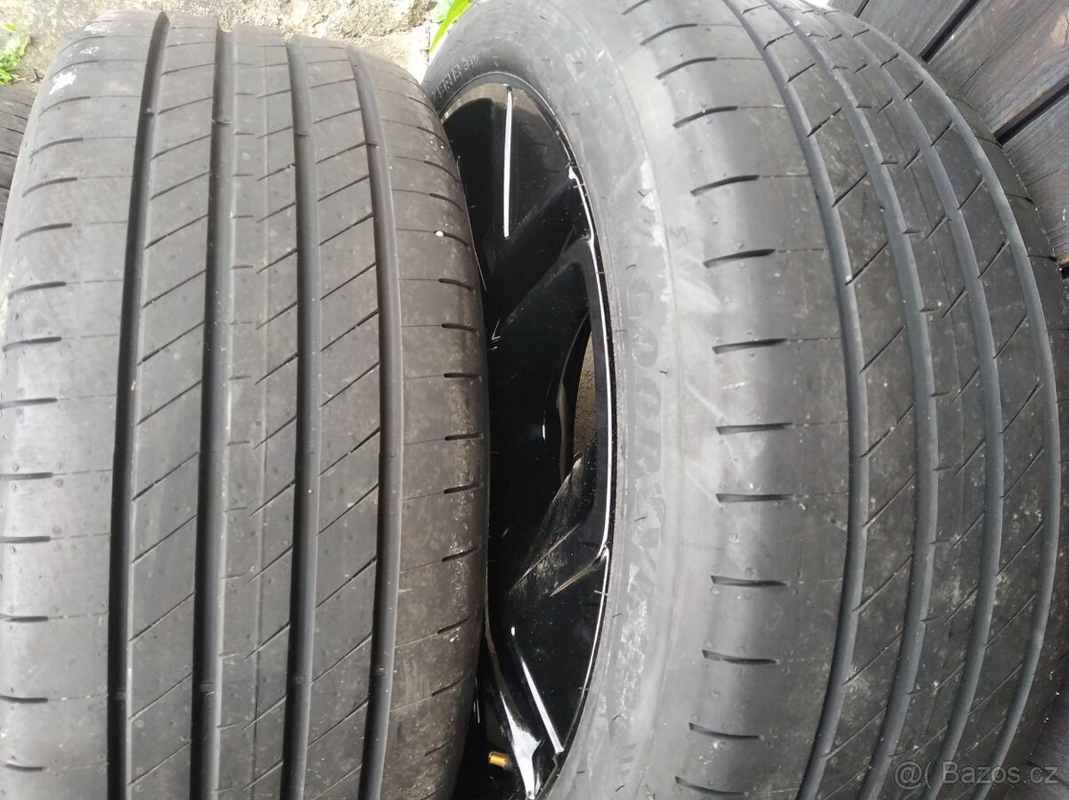 NOVÁ originál alu sada VW Passat B9 18" - 7