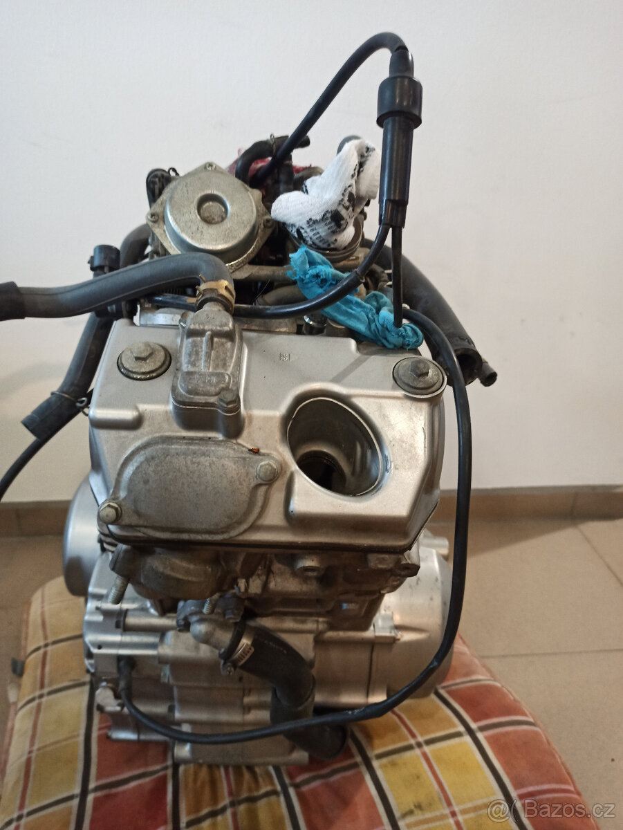 Motor kompletní Honda Transalp 650 R.V.2002 - 7