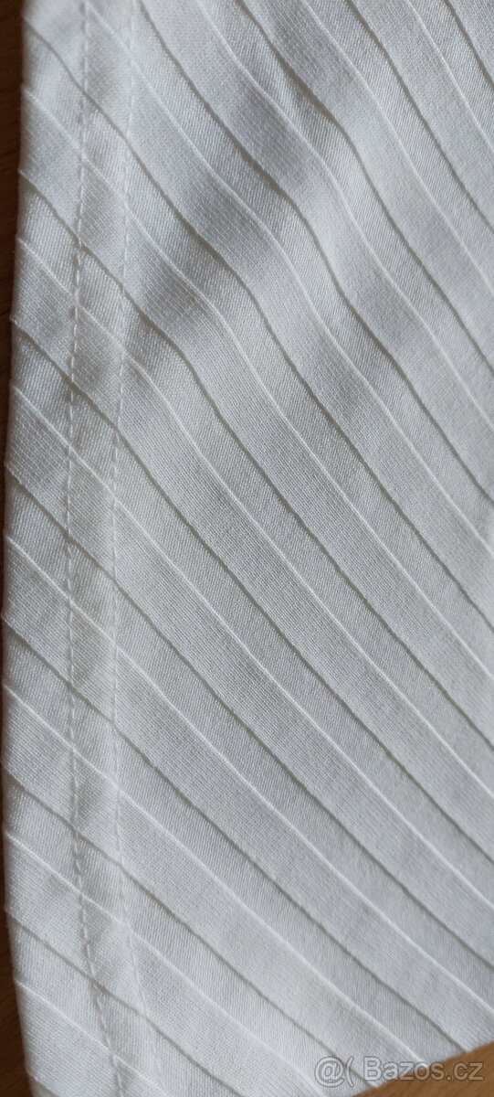 Top s 3/4 rukávem do V, značka Only, vel.S - 7