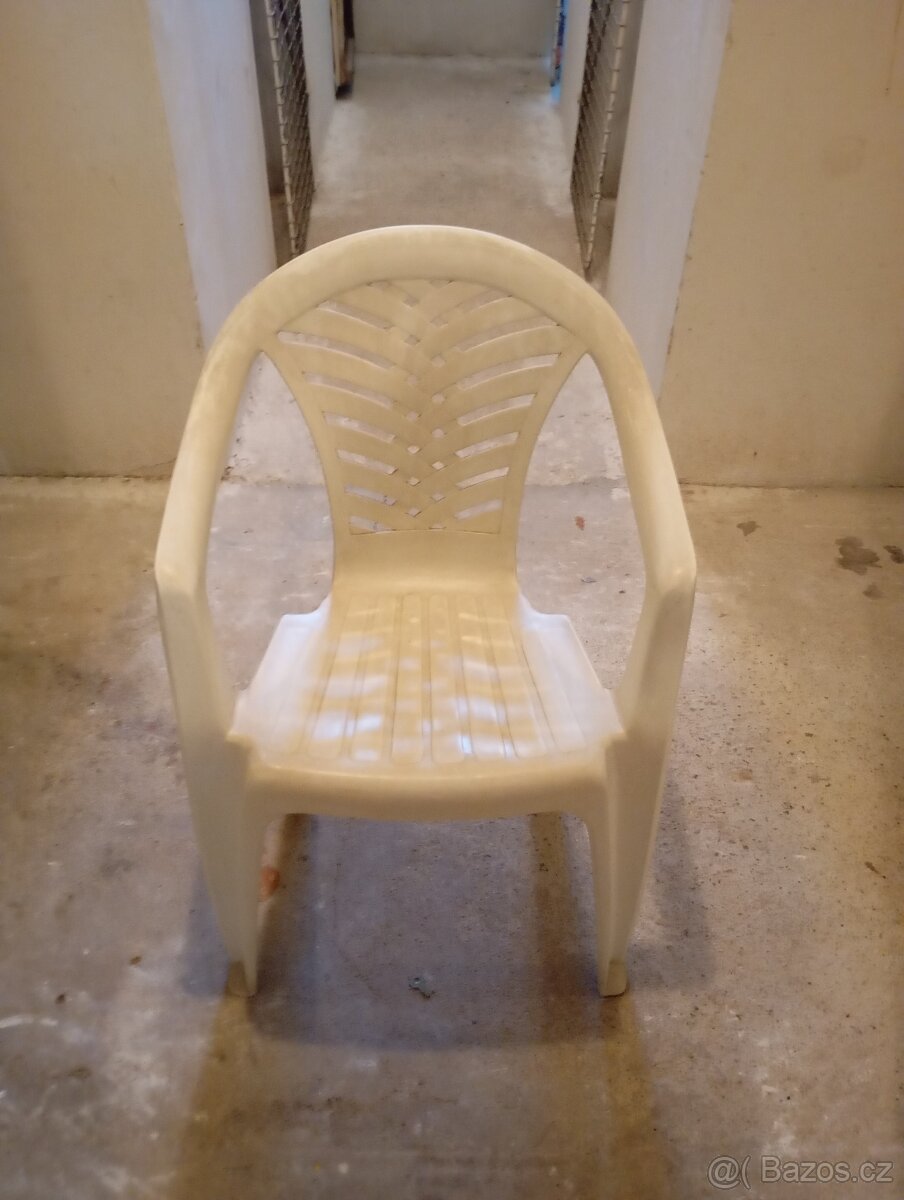 stolek na slunečník+ židle-plast - 7