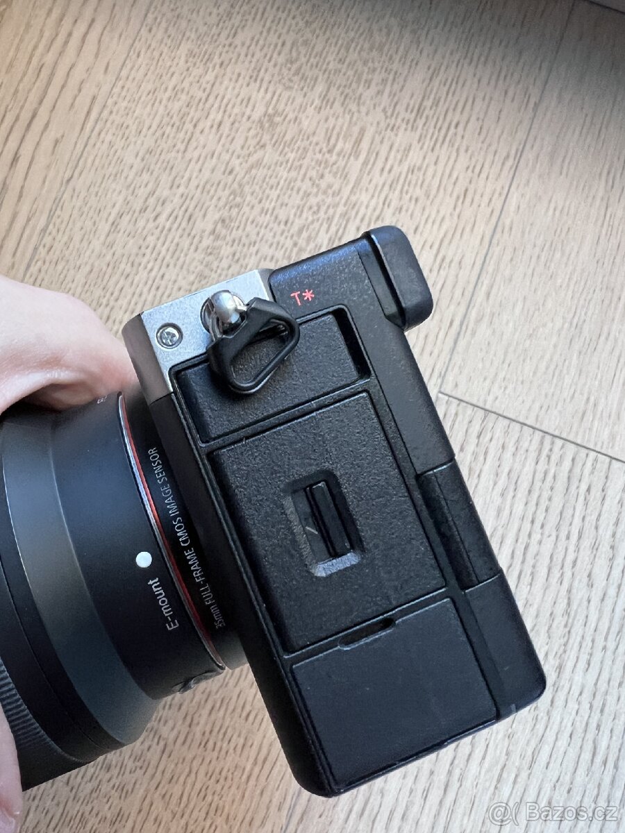 Sony A7C silver + objektiv Sony FE 28-70mm f3.5-5.6 - 7