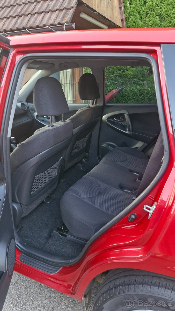 Toyota rav 4 2,2 D-4D 4x4 tažné zařízení - 7