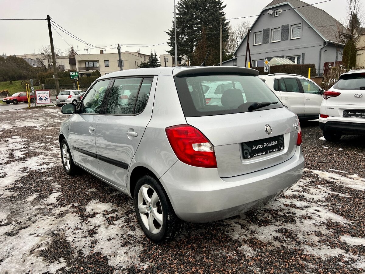 Škoda Fabia 2 1.4i 63 kW Sport Klima,Servis,BezKoroze - 7