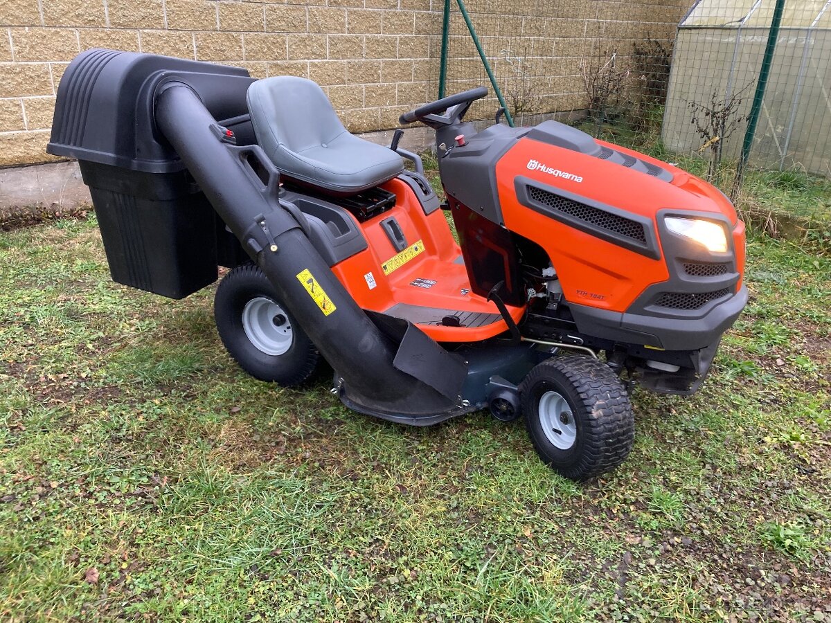 Zahradní traktor Husqvarna YTH 184 T - 7
